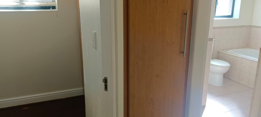 3 Bedroom Property for Sale in Sandbaai Western Cape